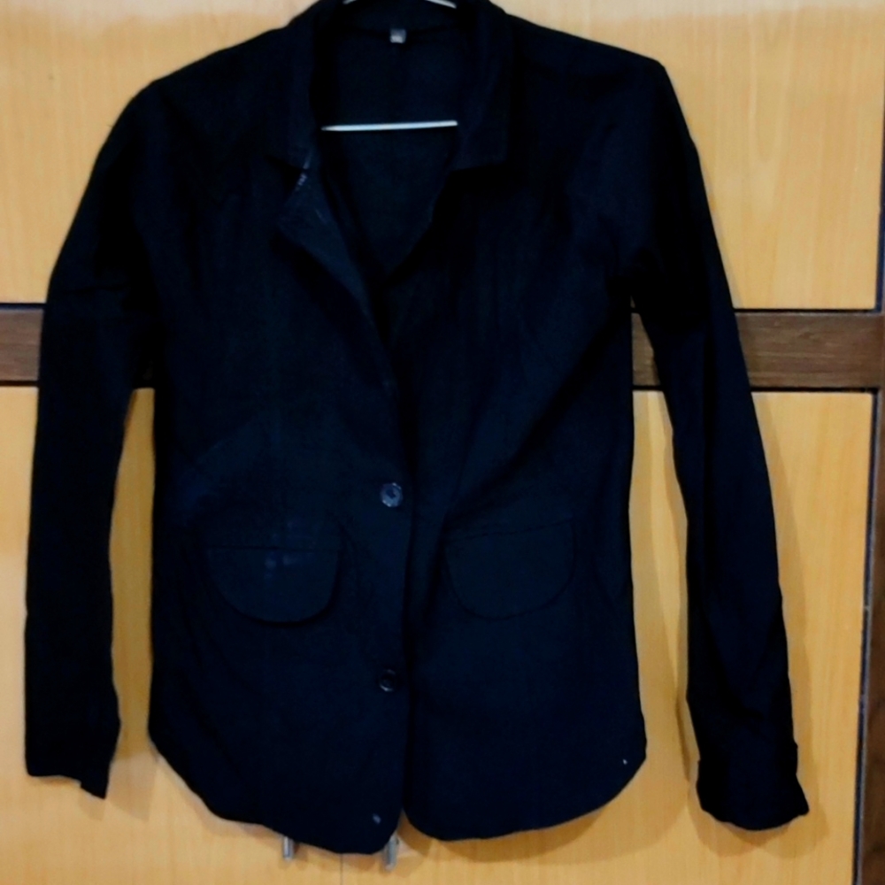 Short black blazer - Picture 1 of 3